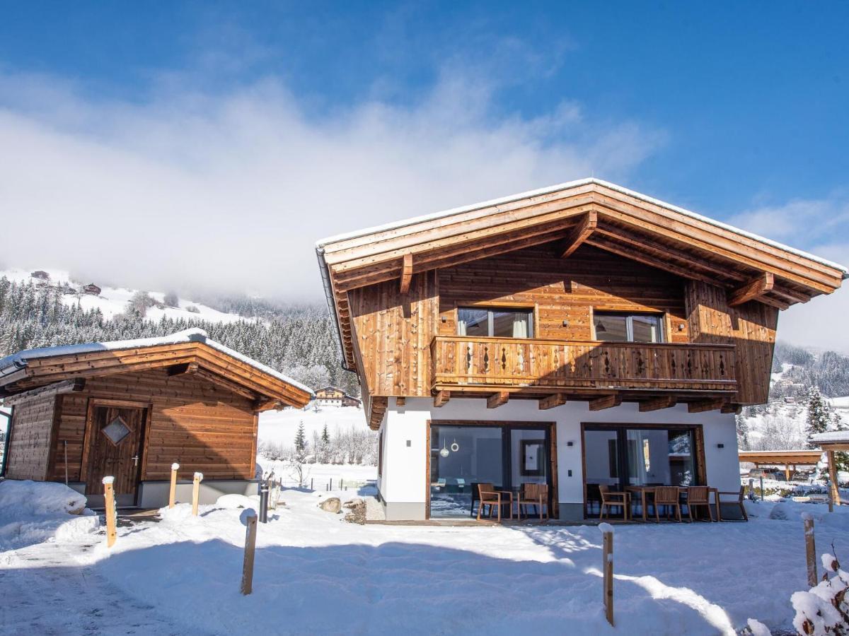 Apartment In Wald Im Pinzgau With A Carport Exterior foto
